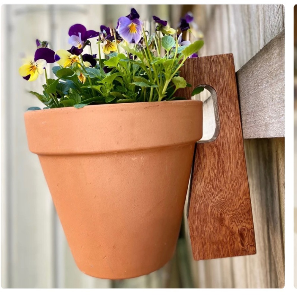 Wooden Holder for Clay Pot (1)
